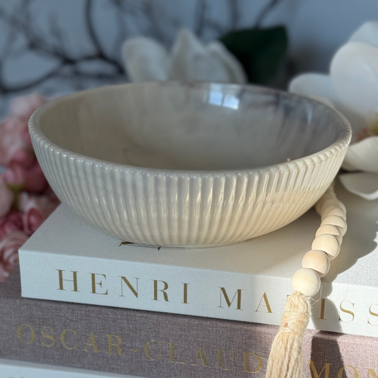 Medium Elegant Alabaster Inspired Resin Bowl for Stylish Serving